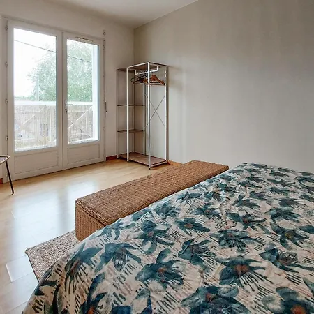 3 Bedroom Lovely In Andernos-les-Bains