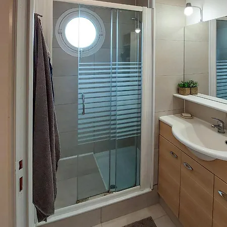 3 Bedroom Lovely In * Andernos-les-Bains